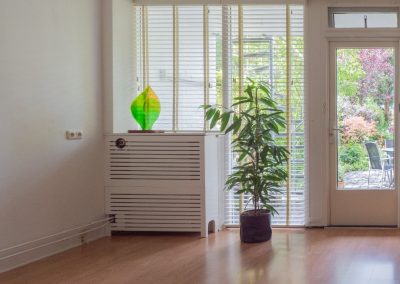 Huiskamer Studio Meidoornlaan 73 in Vianen. Is per direct te huur.