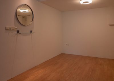 Slaapkamer Studio Meidoornlaan 73 in Vianen. Is per direct te huur.