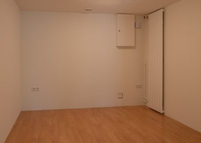Slaakamer Studio Meidoornlaan 73 in Vianen. Is per direct te huur.